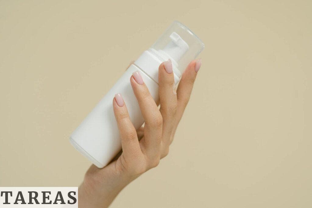 nails